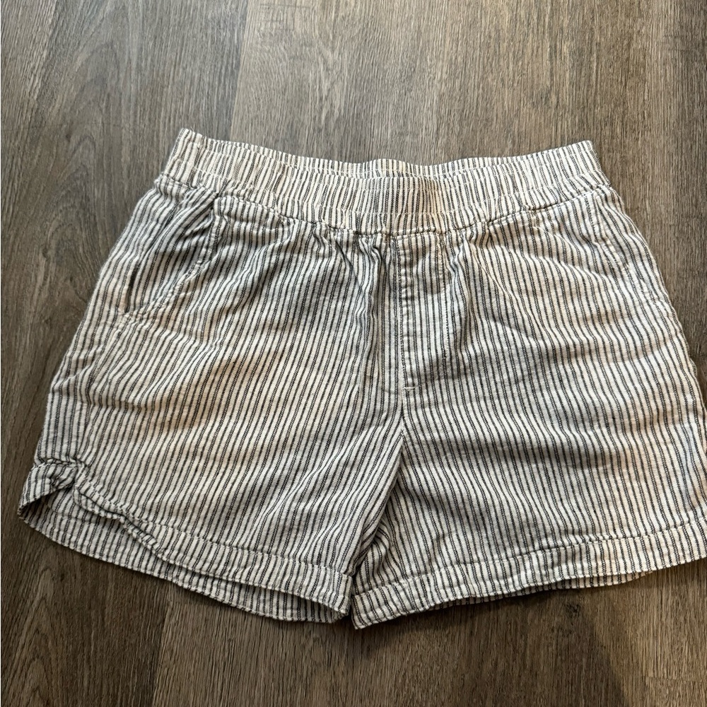 Casual striped shorts worn once